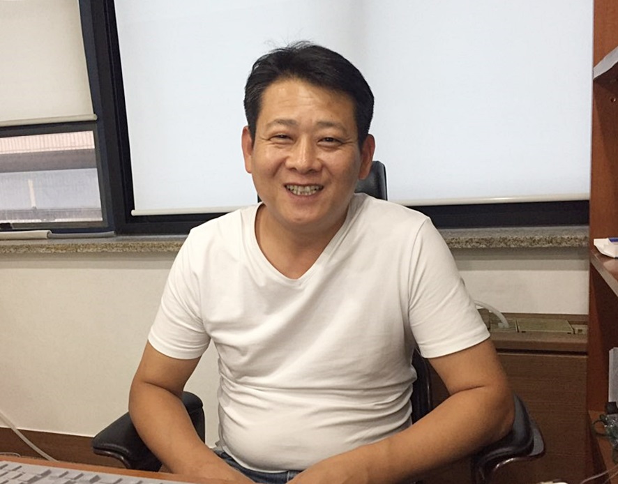 지난 10월  7일 서울 대치동에서 법과 경제 분야 전문기자 출신 프리랜서 작가 권순욱 씨를 만났다.