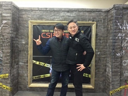 SNS 글을 통해 인연을 맺게 된 김재욱 씨와 표창원 더불어민주당 의원. 사진=김재욱 씨 페이스북