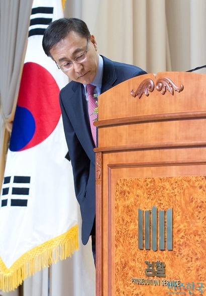 김수남 검찰총장이 15일 오후 서울 서초동 대검찰청에서 이임식을 하고 있다. 사진=임준선 기자