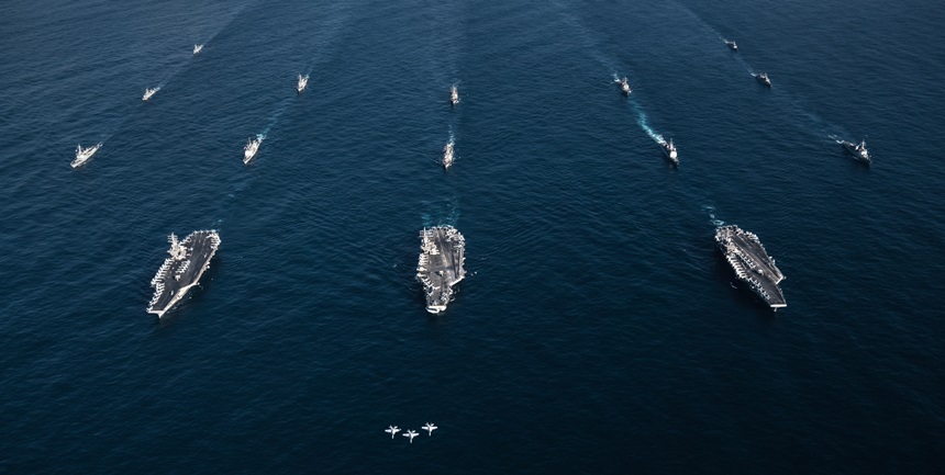 지난 12일 핵추진 항공모함 니미츠함, 로널드레이건함, 루즈벨트함이 동해상에서 한미 연합 훈련을 하고 있다. 사진=미 해군