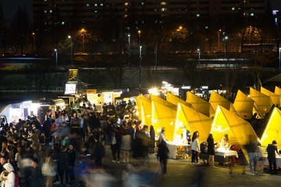 서울시는 밤도깨비 야시장에 20억 원을 지원했다. 사진=서울 밤도깨비 야시장 홈페이지