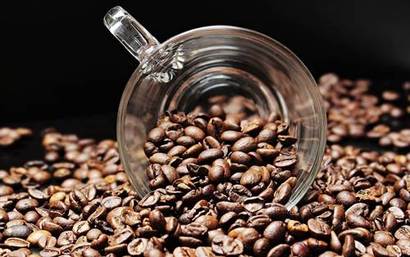 2008~2011년 한국의 커피 원두 수출은 급성장했으나, 2012년 하락세로 돌아선 이후 2014년부터 1000톤 미만으로 수출량이 급감했다.