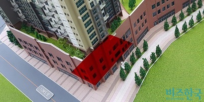 지역주택조합이 현재 설계 심의를 신청한 아파트 위치와 제이오에이치가 구입한 토지(빨간색 영역)가 정확히 겹친다. 사진=봉성창 기자