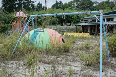장기귀환곤란 지역으로 지정된 나미에의 버려진 유치원. 사진=그린피스
