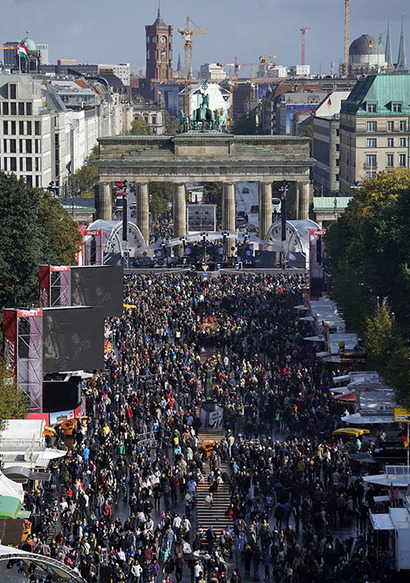 지난해 10월 3일 베를린 브란덴부르크문 앞에서 열린 독일 통일 27주년 기념행사. 사진=연합뉴스