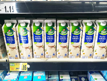 유기농 우유 1L 한 팩의 가격이 1유로(약 1275원). 치즈와 요구르트 등 유제품 가격도 너무나 착한 수준이다. 사진=박진영 제공​