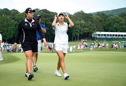 US 여자오픈에서 연장 승부를 펼친 아리야 주타누간(왼쪽)과 김효주. 사진=LPGA 페이스북