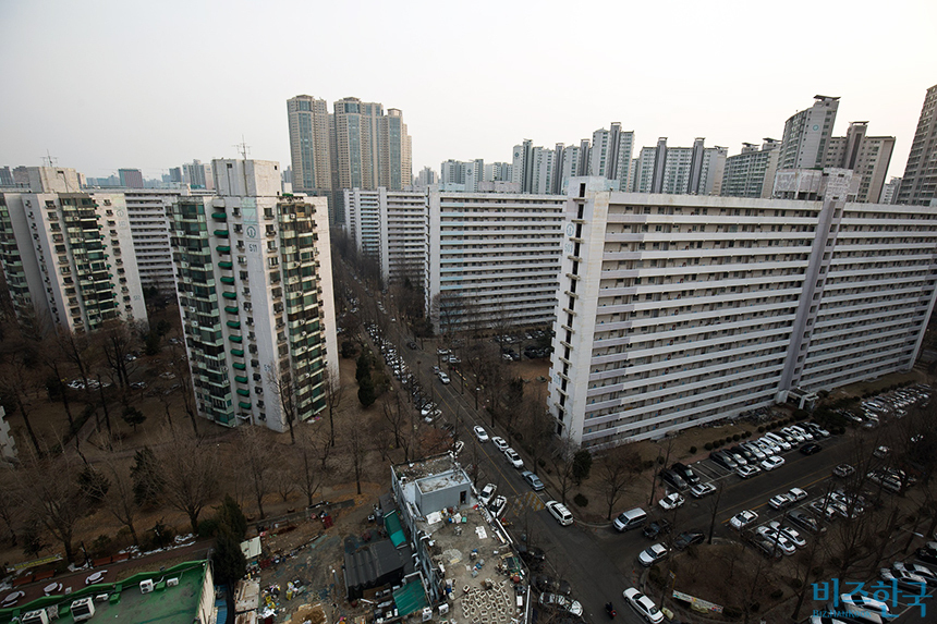 최근 서울 강남권 아파트 가격이 급등세를 보이고 있다. 재건축이 진행되고 있는 개포주공4단지 일대 모습. 사진=고성준 기자