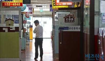 한동안 잠잠하던 서울 집값이 다시 오름세로 접어들면서 추가 규제 가능성도 거론된다. 사진은 기사의 특정 내용과 관계 없다. 사진=고성준 기자