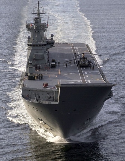 한국형 항공모함의 롤모델로 스페인 해군이 운용중인 배수량 2만 6000톤 규모의 후안 카를로스 1세 강습상륙함이 대두되고 있다. 사진=호주 해군
