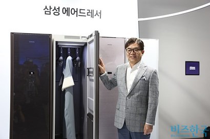 삼성 에어드레서를 소개하고 있는 김현석 삼성전자 대표이사 사장. 사진=이종현 기자