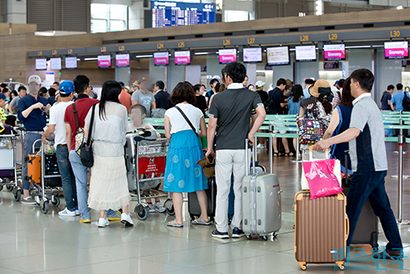 해외 여행을 가는 인천공항 이용객들의 모습으로 기사의 특정 내용과 관련 없다. 사진=임준선 기자