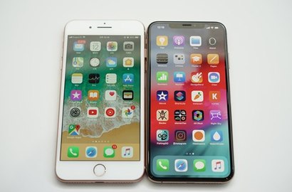 ‘아이폰 X’이 출시됐을 때 노치 디자인은 호불호가 갈려 논란이 적지 않았다. 이전 아이폰(왼쪽)과 노치 디자인을 적용한 ‘아이폰 X’ 비교. 사진=최호섭 제공