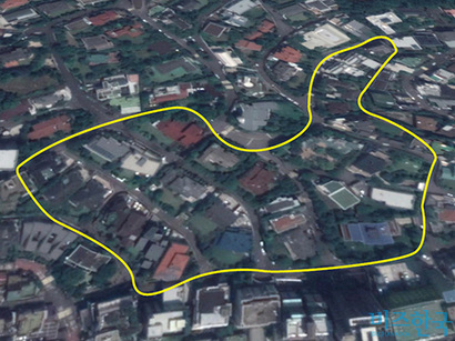 이태원로27나길에는 재벌들이 자녀들에게 상속 및 증여한 단독주택이 몰려있다.  사진=구글어스