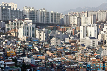 인구 30만 명이 안 되는 비수도권 중소도시를 투자 목적으로 매수할 때는 주의해야 한다. 사진은 서울 주택가 전경으로 기사의 특정 내용과 관련없다. 사진=고성준 기자