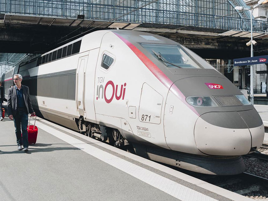 우리에겐 고속열차 테제베로 잘 알려진 프랑스국영철도공사 SNCF. 고속철도뿐 아니라 지역 내 시외 교통망, 도시의 지하철, 메트로와 트램 등 프랑스 시민들의 이동을 책임진다. 사진=SNCF 홈페이지
