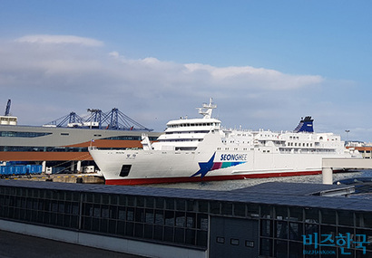 부산과 일본 시모노세키를 오가는 부관훼리 여객선 ‘성희호’​. 사진=차형조 기자