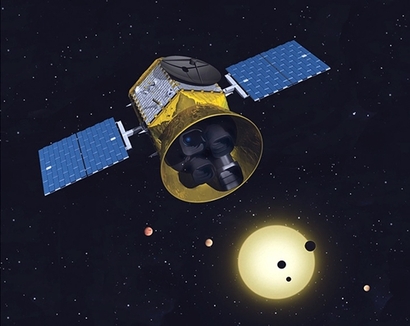 TESS 우주망원경의 모습. TESS도 앞선 케플러 우주망원경 선배와 마찬가지로 별 주변을 행성들이 맴돌면서 주기적으로 별 앞을 가리고 지나갈 때 관측되는 별의 미세한 밝기 감소 현상을 통해 외계행성의 존재를 확인한다. 사진=NASA