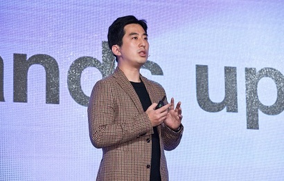 EBS 연습생 ‘펭수’는 유튜브 채널 누적 조회수 3억, 구독자 수 204만 명 돌파 등 화려한 수식어를 갖고 있다. 펭수 캐릭터에 대해 설명하는 이진수 EBS 펭TV&브랜드 스튜디오 과장. 사진=최준필 기자