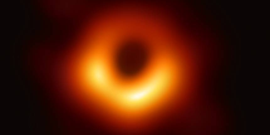 최근 사진으로 담는 데 성공한 거대 은하 중심의 블랙홀. ​왜소 은하 중심에도 ​이와 맞먹는 초거대 질량 블랙홀이 존재한다는 건 놀라운 일이다. 이미지=EHT
