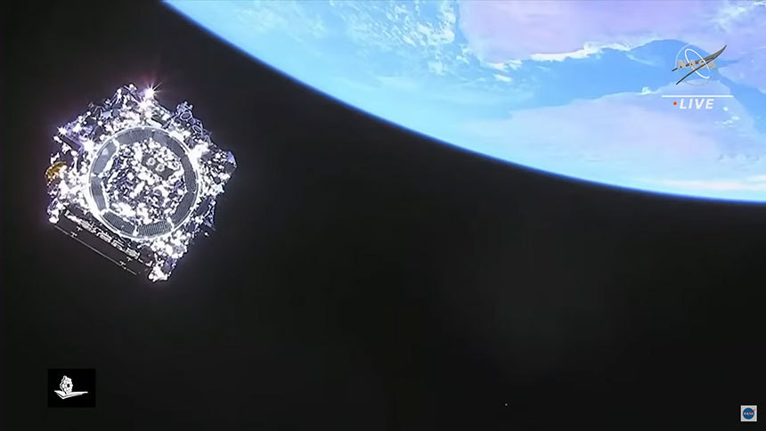 지난 25일 아리안5 로켓에 실려 우주로 발사된 제임스웹 우주망원경이 발사체에서 분리된 직후의 모습. 인류가 JWST의 실물을 볼 수 있는 마지막 순간이었다. 사진=NASA