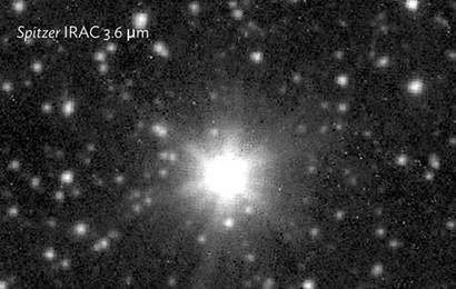 이번 제임스 웹이 찍은 똑같은 별을 앞서 스피처 적외선 우주 망원경이 찍은 사진. 위에 있는 제임스 웹의 사진과 비교해보자. 사진=NASA/STScI