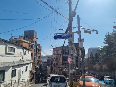 도시재생 선도 구역에서 신통기획으로 선회한 창신동에서 주민참여단 구성을 앞두고 개발 찬반 갈등이 재점화하고 있다. 사진=강은경 기자