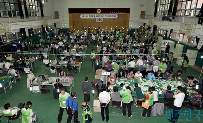2010년 6월 지방선거 당시 개표 모습. 사진=비즈한국DB