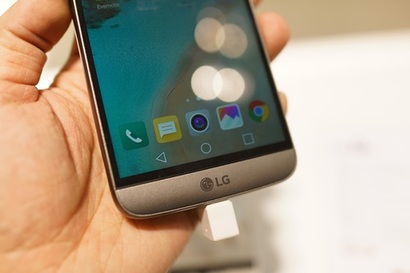 LG전자는 ‘G5’로 모듈형 스마트폰 시대를 열었다. 하지만 아직 시장이 이 기술을 받아들이지 않았다. 사진=LG전자 제공