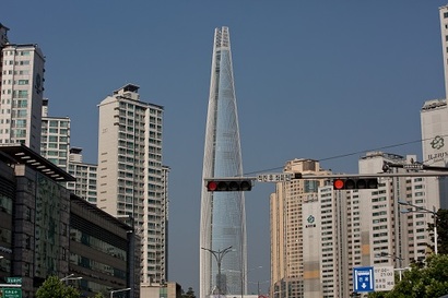 신동빈 회장이 롯데월드타워에서 뉴롯데 시대를 열었다. 사진=고성준 기자