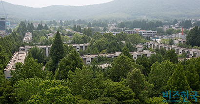 강남 부동산의 가격 상승은 ‘강남의 새 아파트’가 부족하기 때문이다. 서울 강남 개포주공 아파트 전경. 사진=고성준 기자