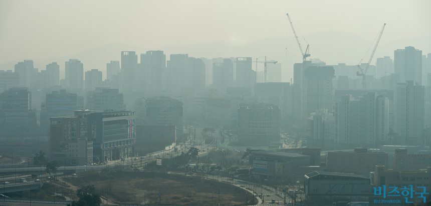 부동산 시장의 불확실성을 즐기는 집단은 누구일까. 지난해 세종특별자치시 건설 현장으로 기사의 특정 내용과 관련 없다. 사진=최준필 기자