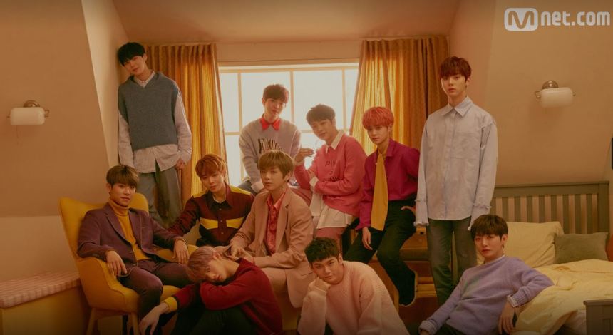 아이돌그룹 워너원이 엠넷 ‘스타라이브’ 방송 대기 중 나눈 사담이 방송으로 송출됐다. 특히 정산 발언 논란이 일파만파 퍼지자 워너원과 소속사, 엠넷 측은 공식 사과했다. 사진=엠넷 스타라이브 캡처