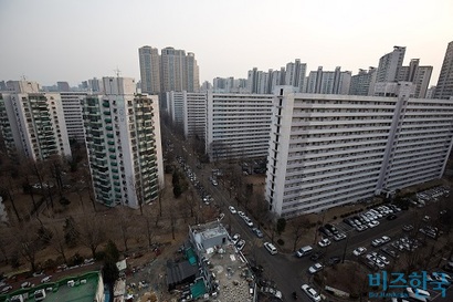 공정시장가액비율 조정, 공시지가 현실화, 세율 상향 등 보유세 개편 방안이 거론되지만 신중한 접근이 필요하다는 지적이 나온다. 사진은 기사와 관계 없음. 사진=고성준 기자