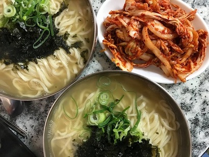 ‘만나손칼국수’의 푸짐한 칼국수. 사진=이해림 제공