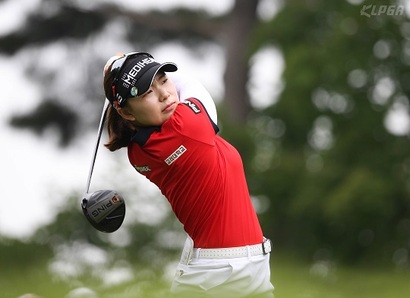 KLPGA 투어 E1 채리티오픈에서 우승한 이다연. 사진=KLPGA