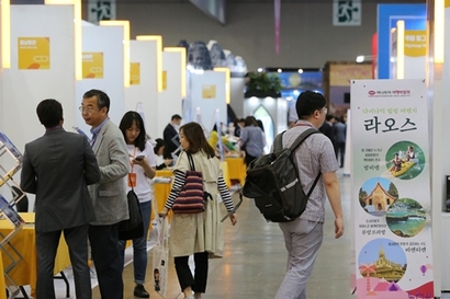 최근 하나투어, 모두투어 같은 홀세일 여행사들과 이들의 상품을 파는 소매상인 대리점 사이에 균열이 생기고 있다. 매년 열리는 하나투어 여행박람회 모습으로 기사의 특정 내용과 관련없다. 사진=연합뉴스