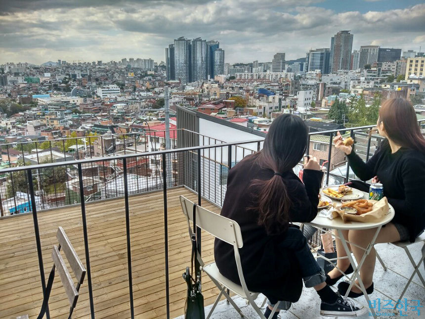 남산 밑 언덕배기 마을 해방촌. 그곳에서는 서울 시내가 한눈에 내려다보인다. 사진=이송이 기자