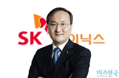 SK그룹은 지난 6일 정기임원인사에서 이석희 사업총괄사장(COO)을 SK하이닉스 대표이사(CEO)에 내정했고, 이 대표는 지난 10일 공식 취임했다. 사상 최대 실적을 갈아치우고 있는 상황에서 뜻밖의 결정이라는 반응이 나온다. 사진=SK하이닉스 제공