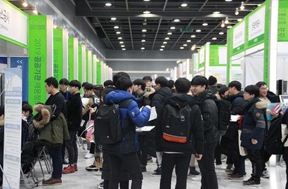 지난 9일 서울 양재 aT센터에서 열린 ‘2019년 공공기관 채용정보박람회’​ 현장. 사진=기획재정부 제공