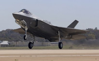 공군 창설 70주년인 올해 공군 최초의 스텔스 전투기인 F-35A와 고고도 무인정찰기 글로벌호크가 들어온다. 사진=방위사업청