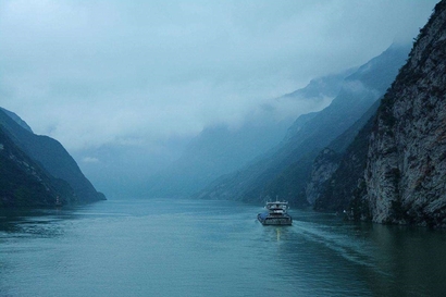 장강삼협이란 양쯔강과 그 사이에 있는 세 개의 협곡을 뜻한다. 사진은 제2협곡인 무협. 사진=하이썬투어 제공
