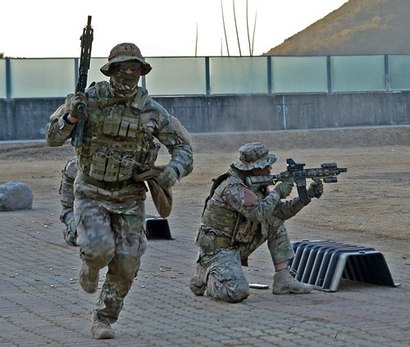 HK416 소총은 우리나라에 해군특수전전단이 아덴만 대해적 작전을 위해 최초 도입했으며, 아덴만 여명 작전에서 사용된 바 있다. 사진=해군