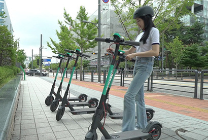 서울에서 서비스 중인 전동킥보드 공유 서비스 업체는 10여 개에 달한다. 사진은 기사의 특정 내용과 관련 없다. 사진=올룰로 유튜브 캡처