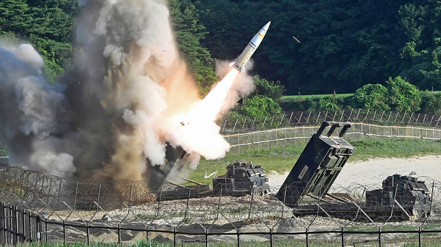 주한미군의 유일한 탄도미사일인 에이태킴스는 최대 300km의 사거리를 자랑하며 자탄 및 고폭탄등 핵이 아닌 재래식 탄두가 장착된다 사진=주한미군