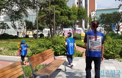 23일 오전 서울대병원 비정규직 노동자들은 ‘직접 고용 정규직전환’을 주장하며 파업을 이어나갔다. 사진=김명선 기자