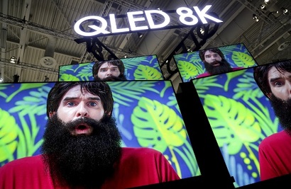 8K TV가 아니라고 LG전자가 주장하는 삼성전자의 ‘QLED 8K TV’. 사진=연합뉴스