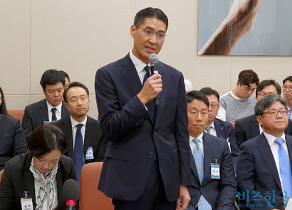 존 리 구글코리아대표가 4일 국회 과학기술정보방송통신위원회 국정감사에 참석해 ‘망 사용료’에 대한 의견을 말하고 있다. 사진=박찬웅 기자