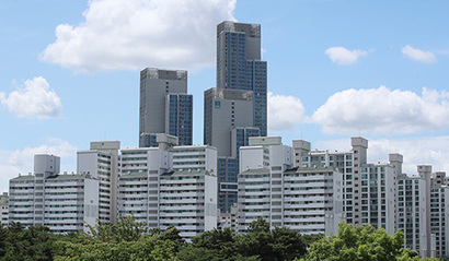 자가든 전세든 우리는 거주할 주택을 마련해야 한다. 사진은 서울 시내 아파트 전경으로 기사의 특정 내용과 관련 없다. 사진=연합뉴스