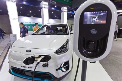 2019년 5월 2일 열린 친환경자동차 전시회 ‘EV 트렌드코리아(TREND KOREA) 2019’에 기아자동차의 전기차인  니로EV가 전시돼 있다. 사진=최준필 기자